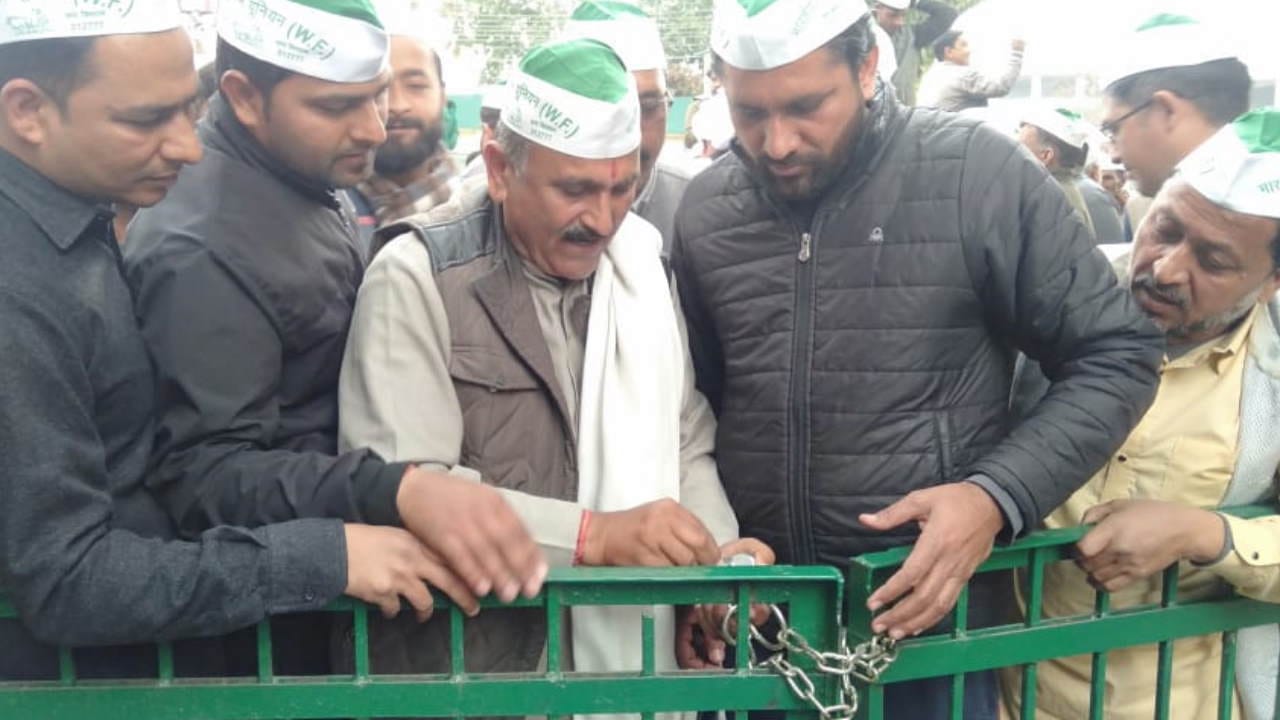 Farmers Protest in Dehradun road jam market lockout Uttarakhand watch Photos