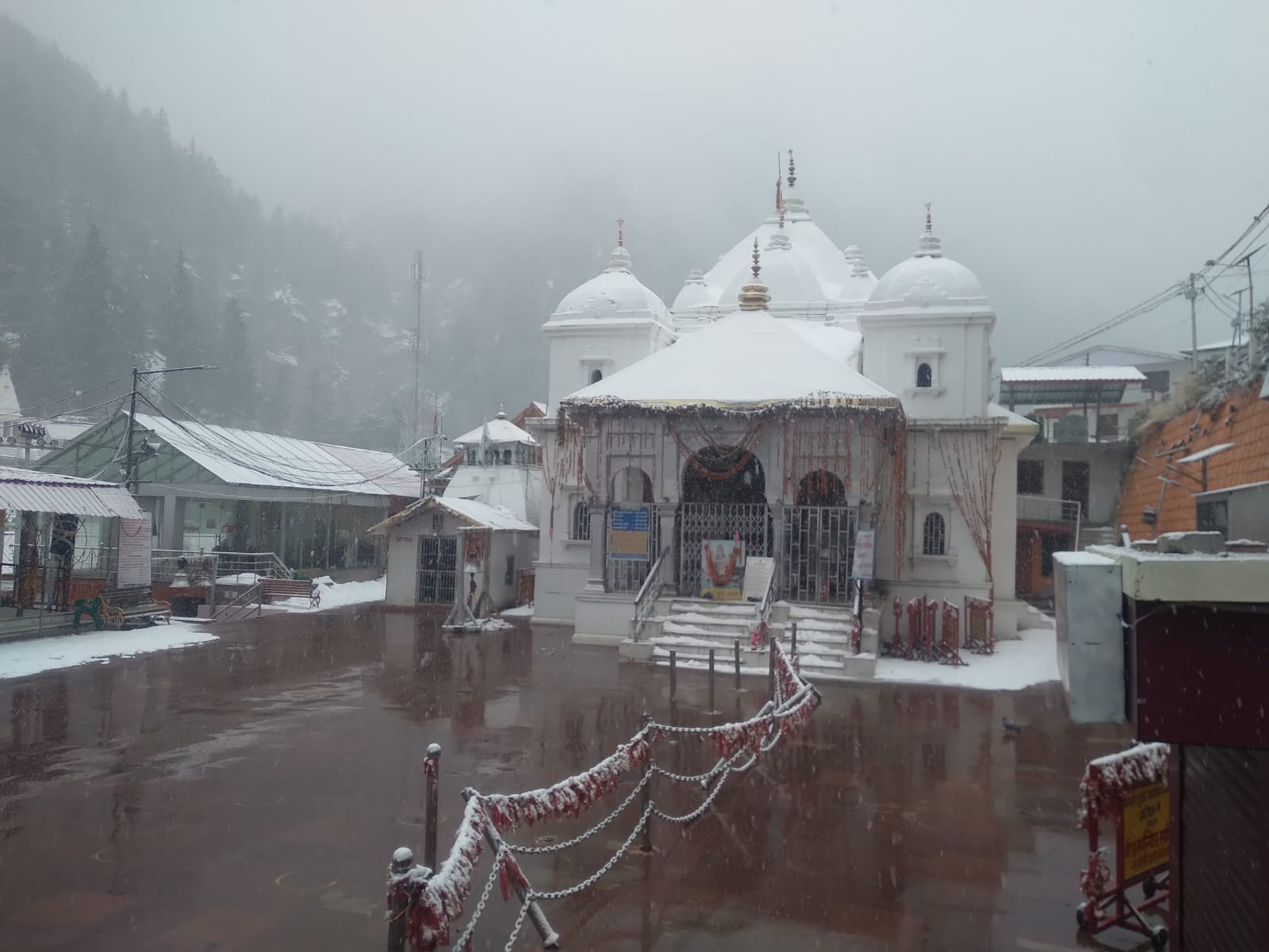 Uttarakhand Weather Update today Rainfall and Snowfall Cold Increase Photos