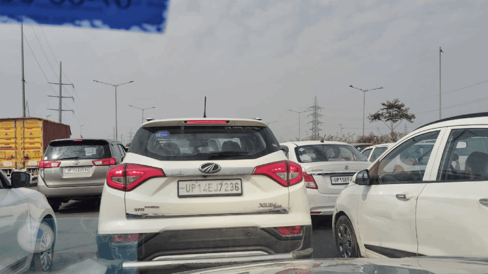 delhi traffic jam live update ghazipur gurugram singhu tikari border traffic