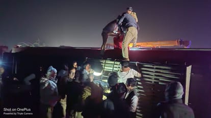 Many devotees injured in road accident after bus overturns in jaunpur