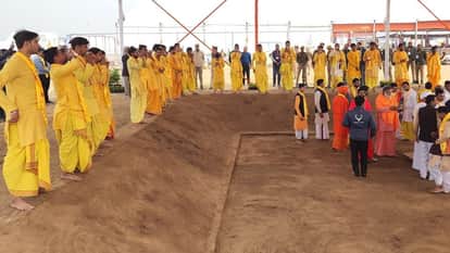 संभल पहुंचे साधु-संत