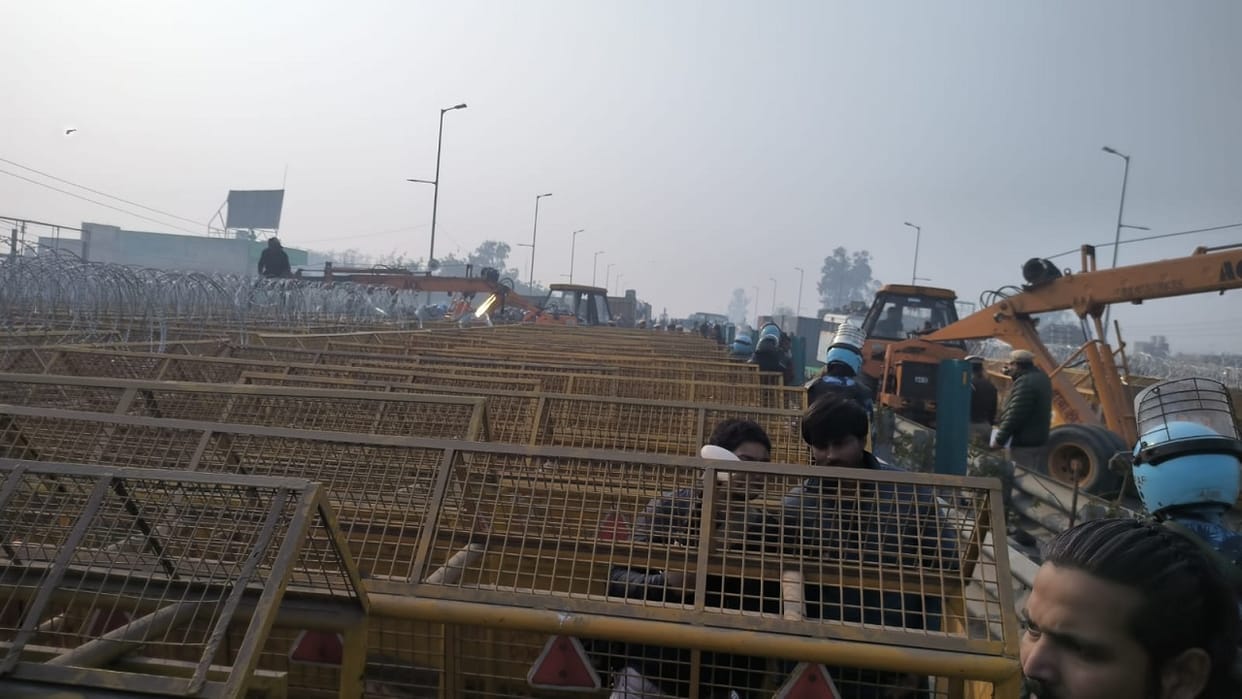 Farmers Protest News Delhi Border Sealed in Sonipat to restrict Farmers Movement Kisan Andolan News