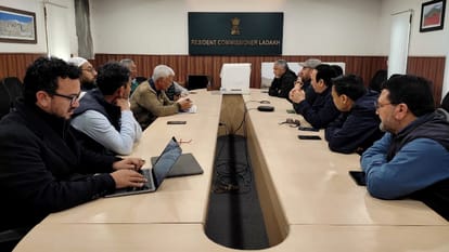 Ladakh Statehood: आज गृह मंत्रालय में महत्वपूर्ण बैठक, लद्दाख मसले पर एलएबी व केडीए के प्रतिनिधियों संग चर्चा Ladakh Statehood demand: Important meeting in Home Ministry on 19 feb
