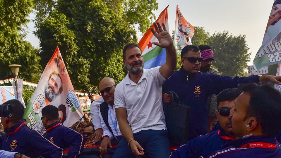 Rahul Gandhi Bharat Jodo Nyay Yatra Photos There was a jostling for a kilometer to meet Rahul Gandhi