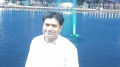 Bihar Crime: बेतिया में भाजपा नेता पर ताबड़तोड़ गोलीबारी; तीन गोलियां लगने से हालत गंभीर, पुलिस जांच में जुटी Rapid firing on BJP leader Nagendra Kushwaha in Bettiah; Condition critical after being hit by three bullets