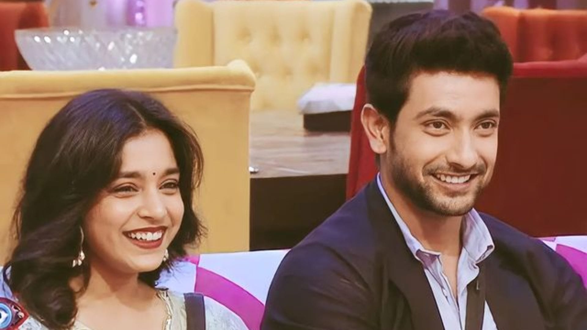 Actresses Are Falling in Love With On screen Actor Older Than Them Aurra Bhatnagar Priyal Mahajan Avika Gor