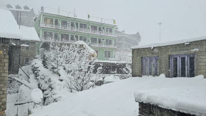 Himachal Weather: Heavy snowfall in upper areas of Kullu and Lahaul-Spiti, Atal Tunnel closed for traffic