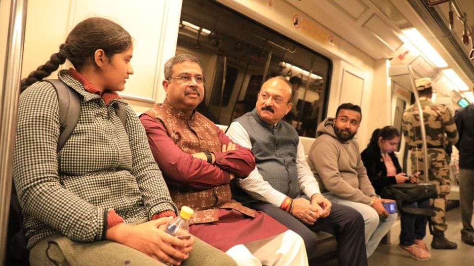 Union Education Minister Dharmendra Pradhan traveled in metro from Udyog Bhawan to Pitampura