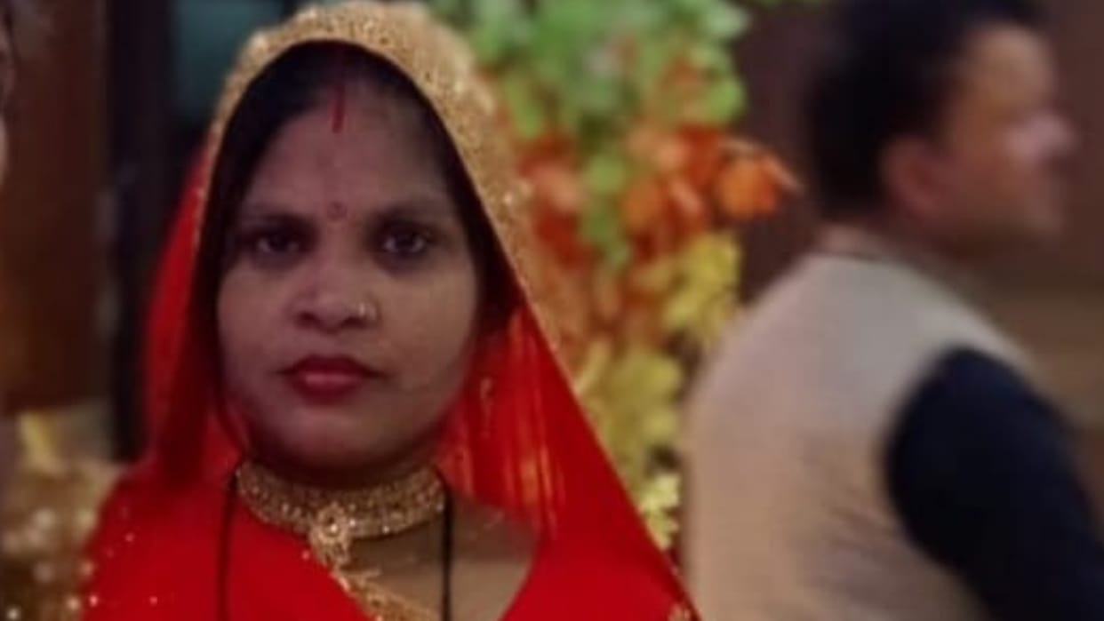 Two devotees died after tractor-trolley overturned near the police station in Shahjahanpur