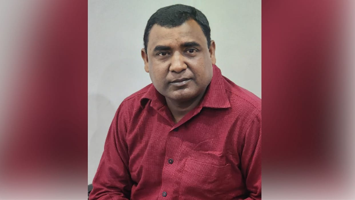 Education department clerk arrested during taking bribe in azamgarh