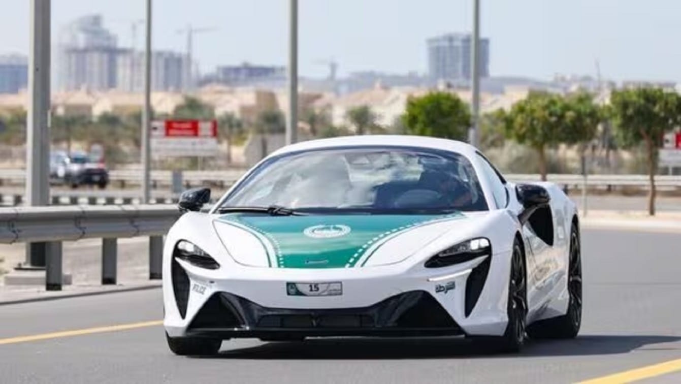 Dubai Police adds this supercar to its fleet dubai police cars collection