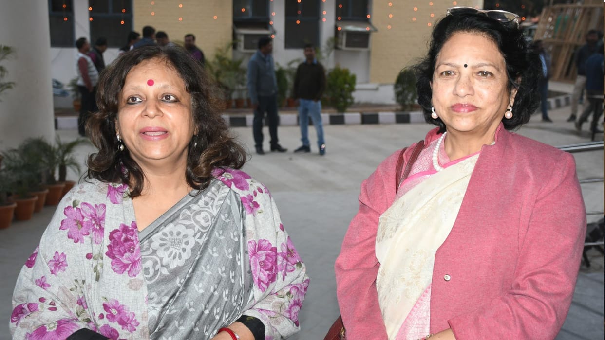 In Gorakhpur,Commissioners examined the preparations for the inauguration program of the new Aaykar Bhawan