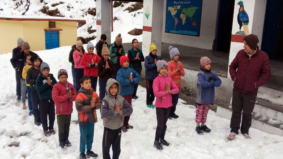 Uttarakhand Weather Gangotri Highway closed after Heavy Snowfall China border cut off from district headquarte