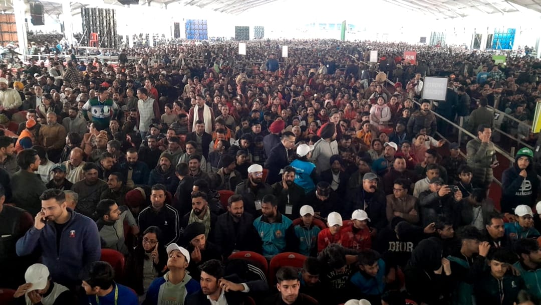 PM Modi Jammu: Hundreds of people came in rain and cold to listen to PM at MA stadium jammu