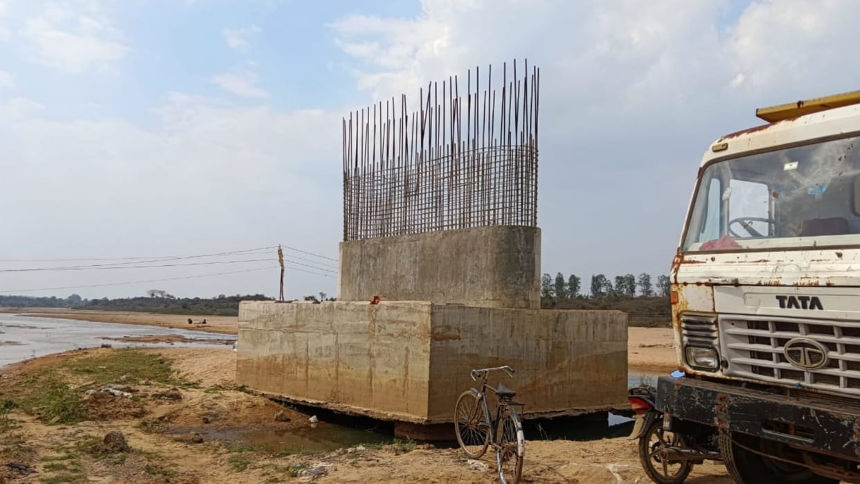Anuppur Villagers upset due to slow pace of construction agency Bridge construction on Cholna-Padaur road