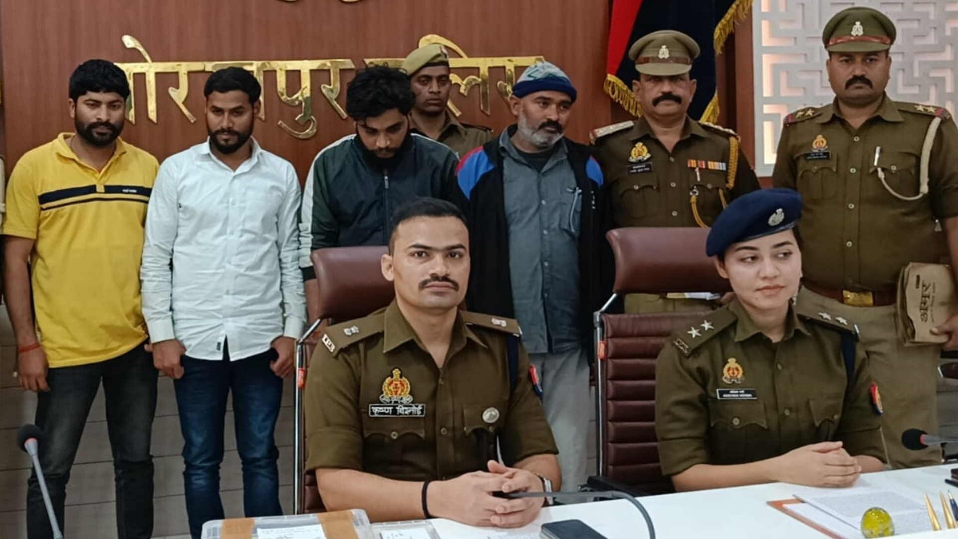 पुलिस की गिरफ्त में आरोपी