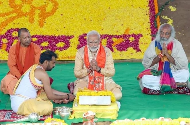 UP: Modi won hearts by cheering Maa Kaila Devi and old Baba, know what is their belief for people Sambhal