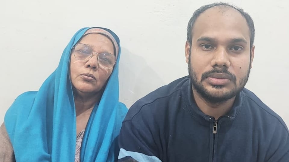 Thugs digitally arrested mother for seven hours by imitating DU scientist voice with AI IN faridabad