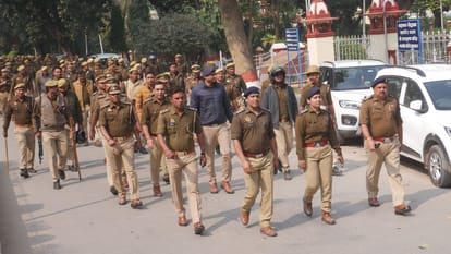 BHU में बवाल पर पुलिस का एक्शन: दो हॉस्टल के 5 कमरे सील, 7 आरोपियों की तलाश; कई थानों की फोर्स ने की गश्त BHU violence update news five rooms of two hostel sealed in tight police security