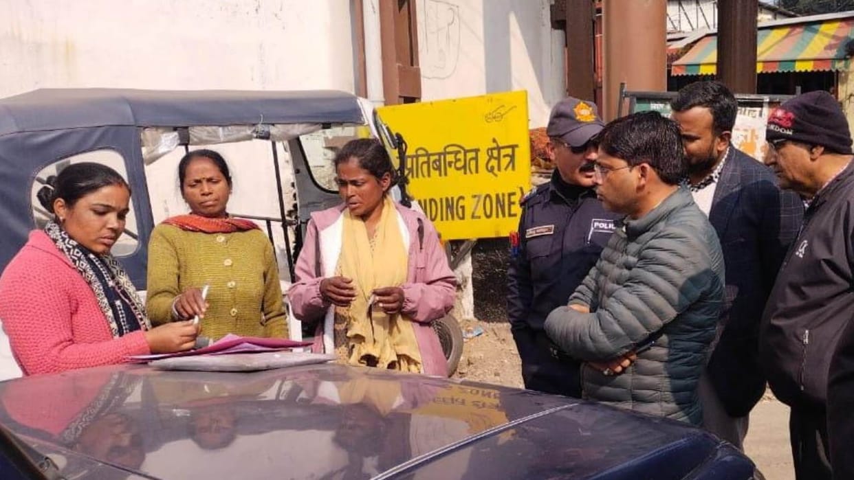 Women drivers will get equal rights survey done for pink auto stand NOC Dehradun Uttarakhand News in hindi