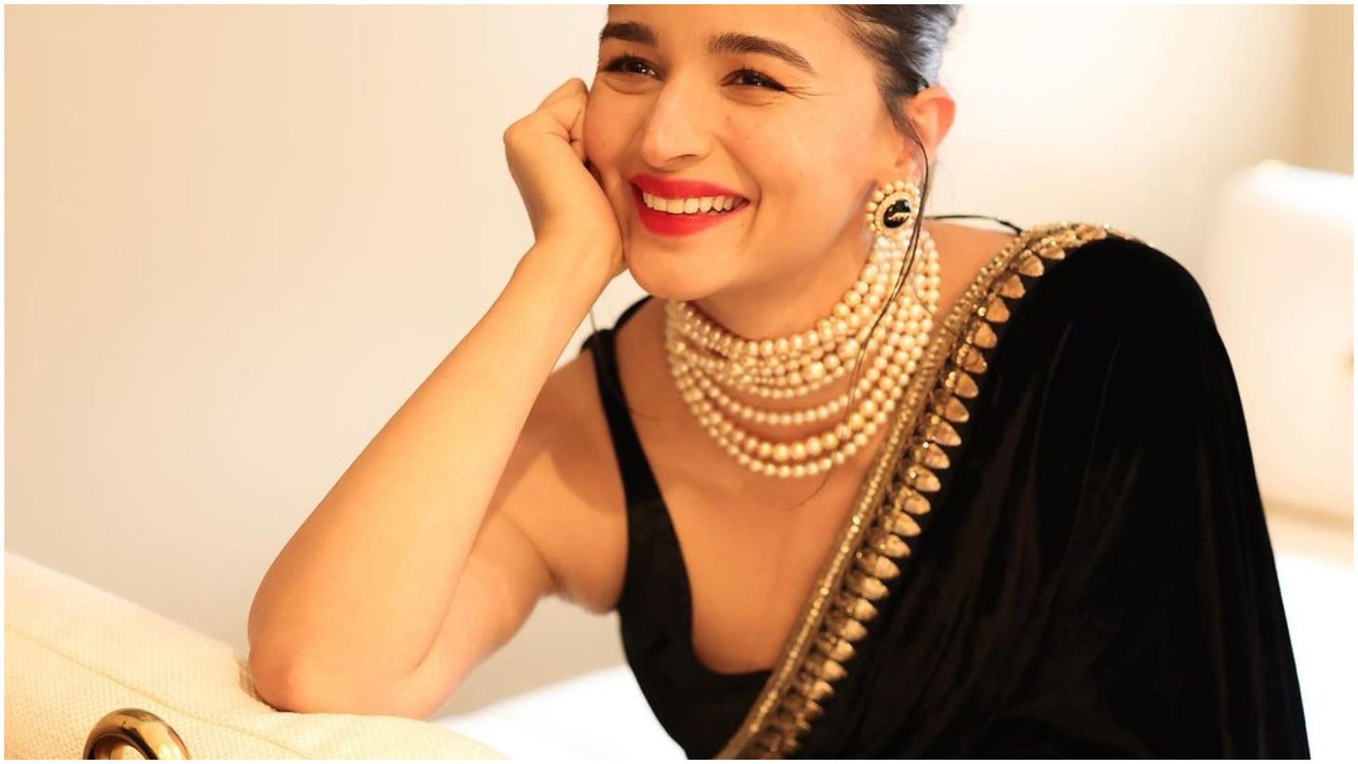bollywood famous actresses who are also doing good in business
