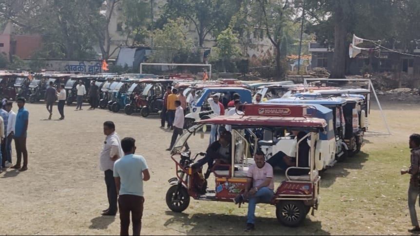E Rikshaw auto strike indore news