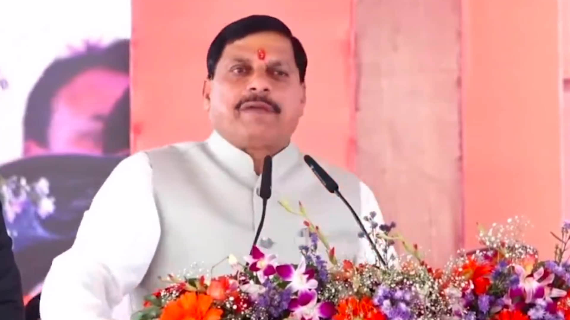 बालाघाट में जनसभा को संबोधित करते सीएम डॉ. मोहन यादव।