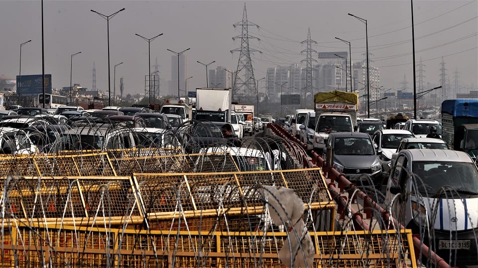In view of the farmers protest 3000 soldiers deployed on the Ghazipur border