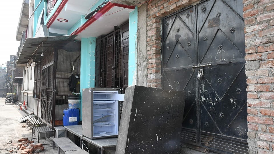 Haldwani Hinsa: Locks hanging in most of the houses after Haldwani violence area