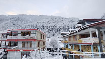 Himachal Weather update: Second snowfall of the season in Manali, many roads and electricity transformers disr