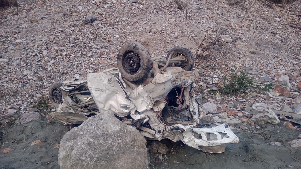 Uttarakhand Tehri Big Accident car Fell into Ditch six people died Dead Bodies Covered Photos