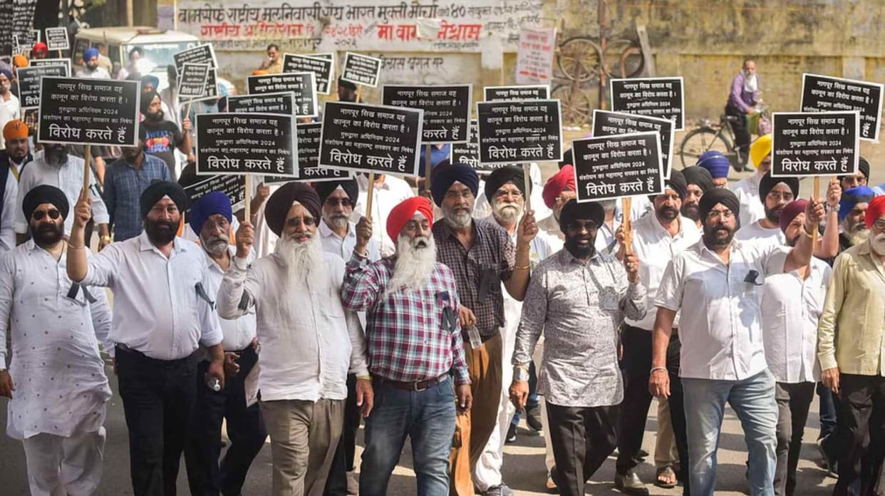 Sikhs protest near Kolkata BJP office over 'Khalistani' row, congress slams bjp