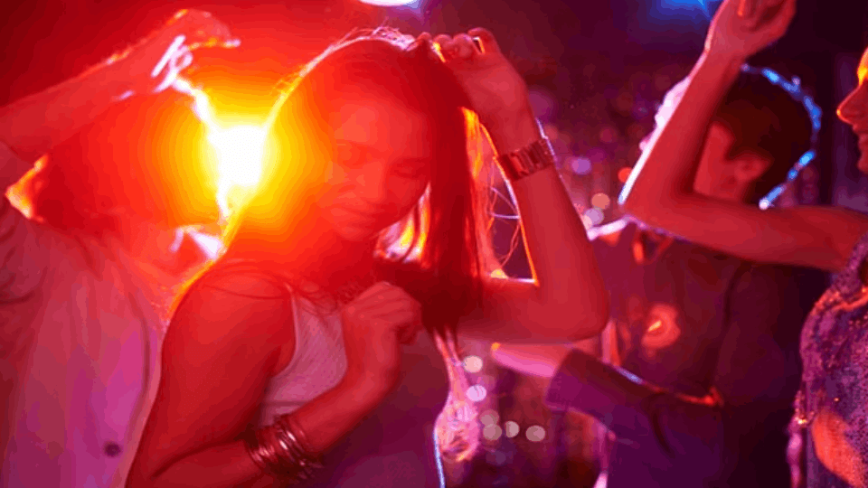 You will enjoy night life in Noida on the lines of Gurugram
