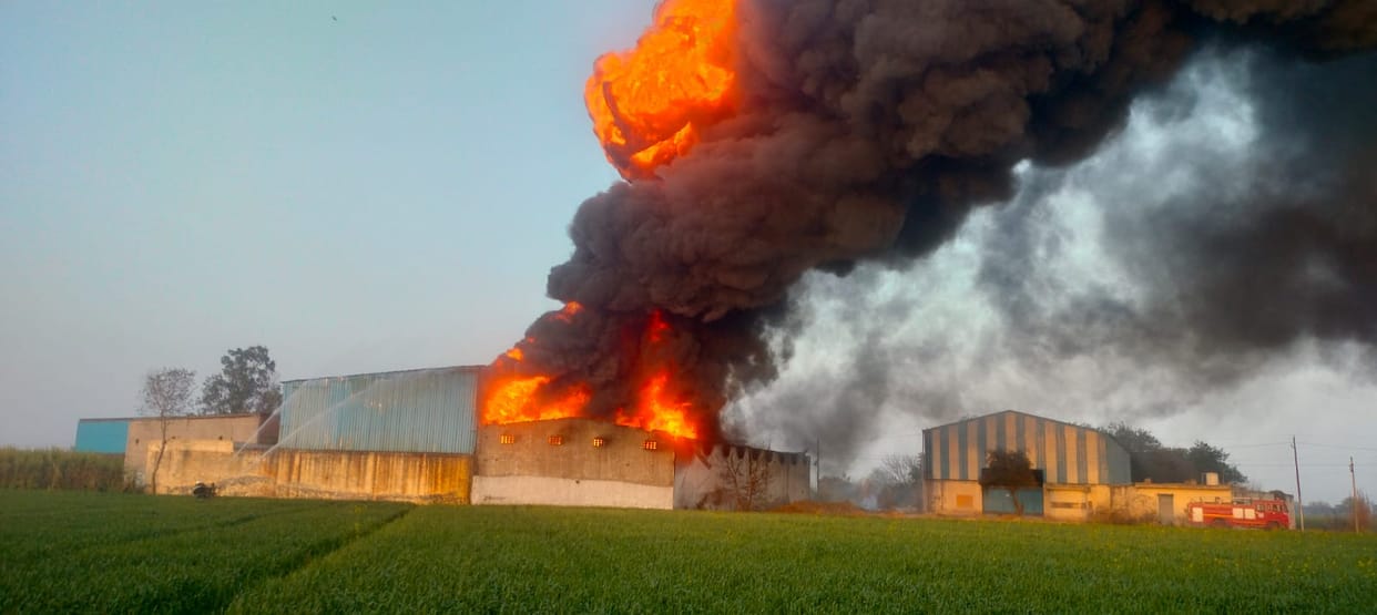 Fire broke out in a chemical factory in Partapur of Meerut