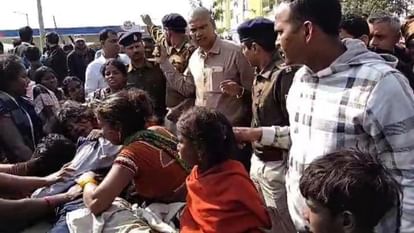 Bihar: करंट लगने से पटना नगर निगम के एक सफाई कर्मी की मौत, दो घायल; नाराज कर्मचारियों ने सड़क पर किया हंगामा Patna News: 1 sanitation worker of Patna Municipal Corporation died due to electric shock, 2 injured; road jam