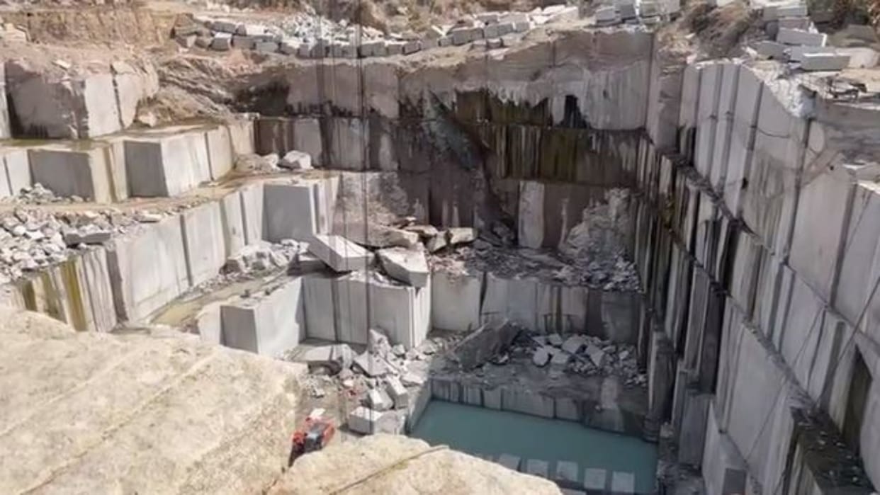 Rajasthan Rock fell on workers in granite mine of Pali three died