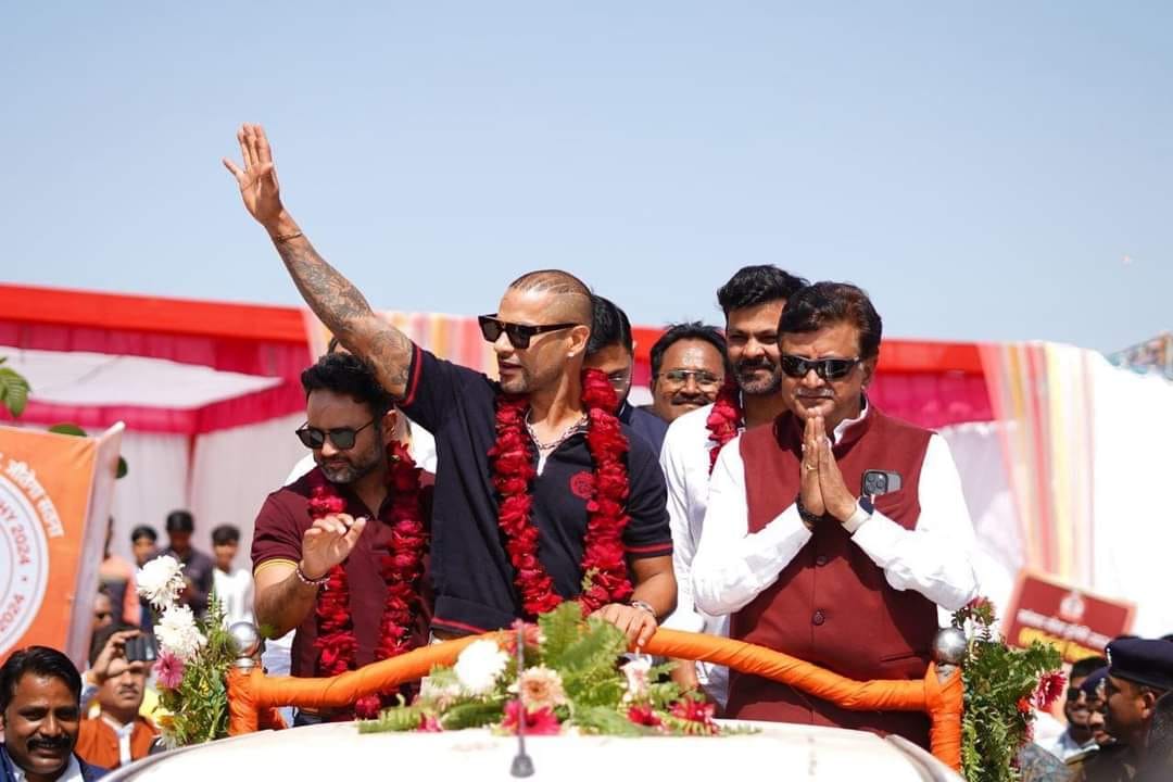 सतना पहुंचे शिखर धवन, आरपी सिंह और पार्थिव पटेल