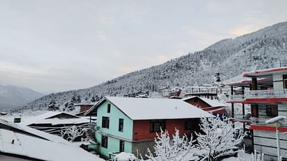 Himachal Weather update: Second snowfall of the season in Manali, many roads and electricity transformers disr