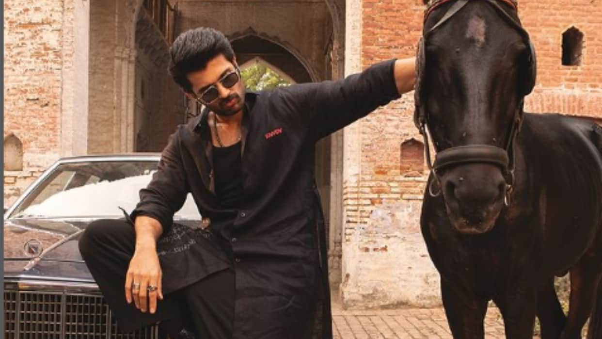 the family star actor Vijay Deverakonda auctioned first Filmfare Award donated proceeds sandeep reddy vanga