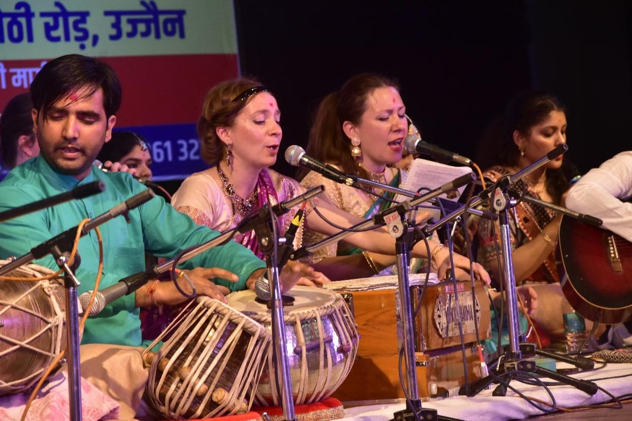 Music Learning instrument change life, develops thinking and intelligence