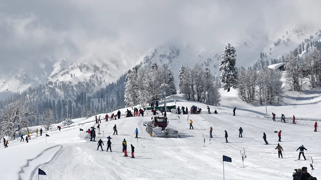 Jammu Kashmir Weather: Life affected due to rain and snowfall