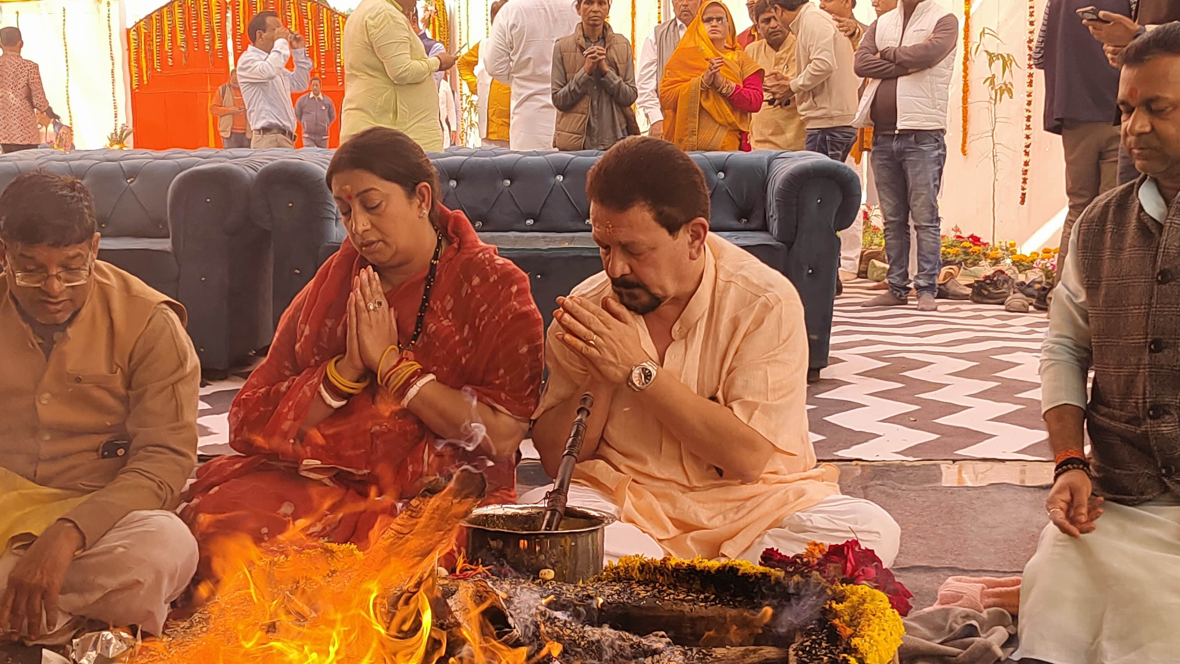 Cabinet minister Smriti Irani Grah pravesh in Amethi.