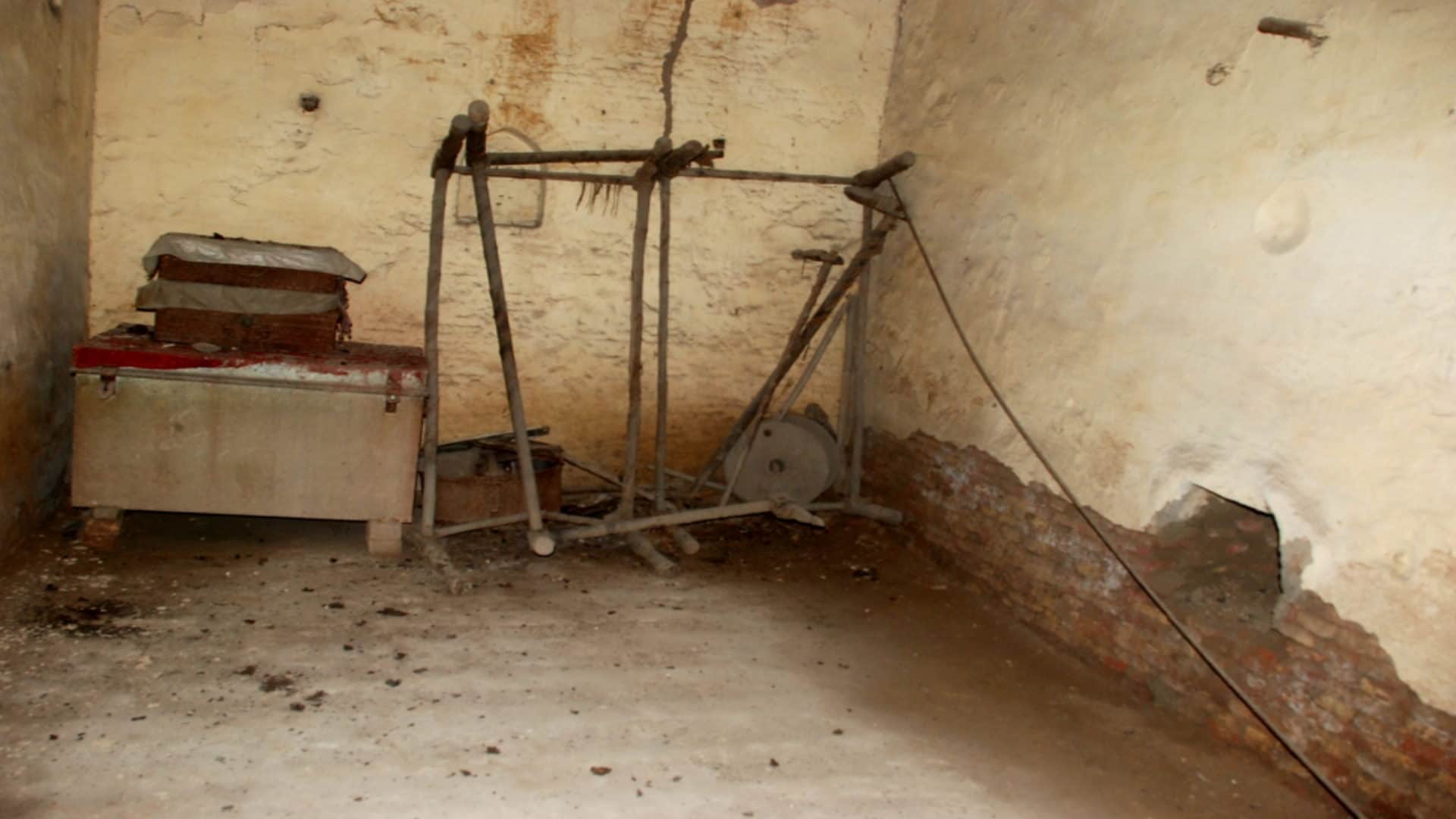 Satyapal Malik remained minister and governor, four rooms lying in ruins in the village