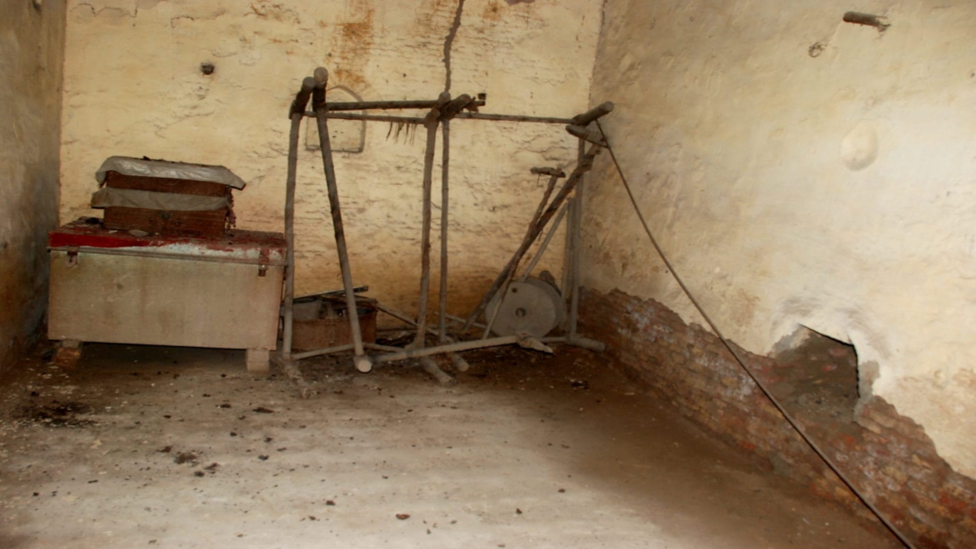 CBI raided ancestral mansion of former Governor Satyapal Malik in Baghpat, see pictures