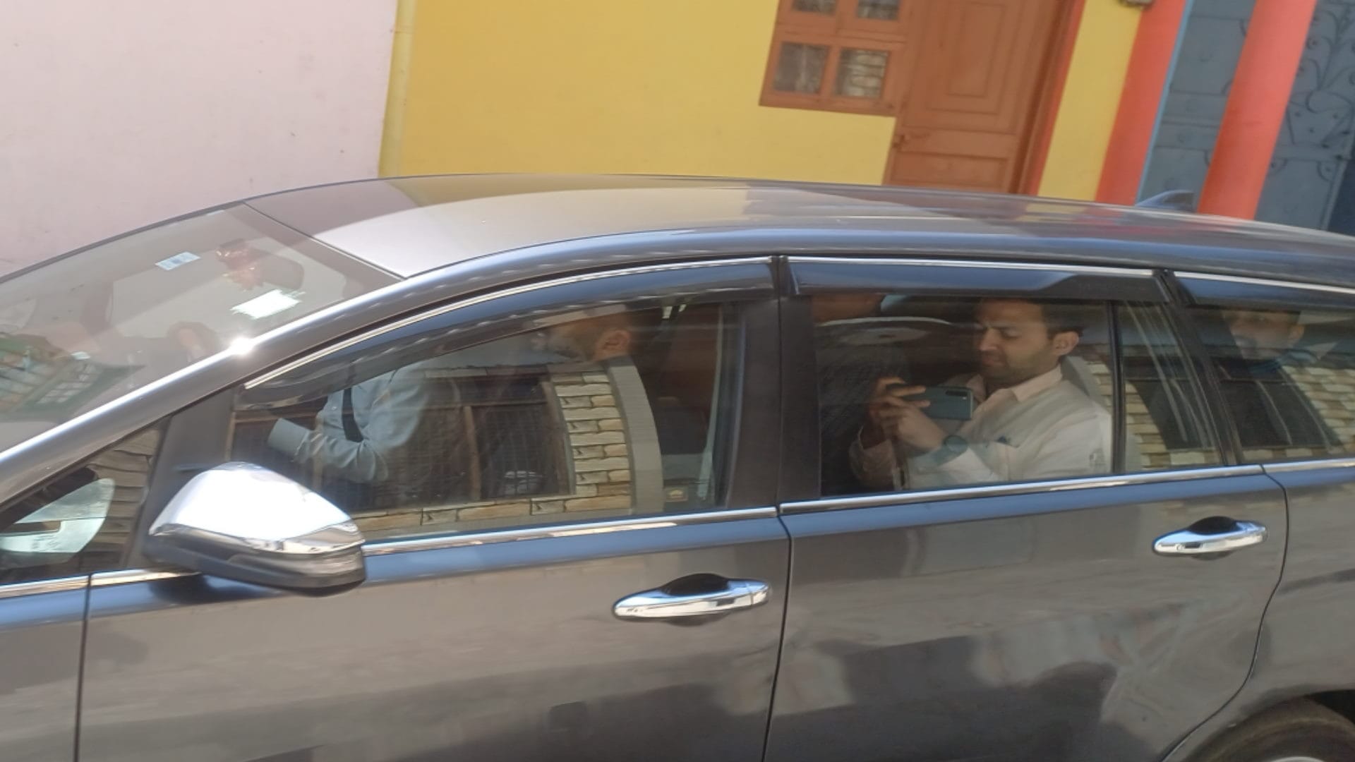 CBI raided ancestral mansion of former Governor Satyapal Malik in Baghpat, see pictures
