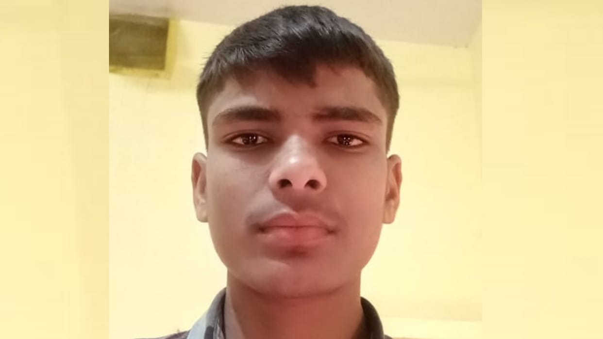 A student commits suicide in Bhandarkhana mohalla in Balrampur.