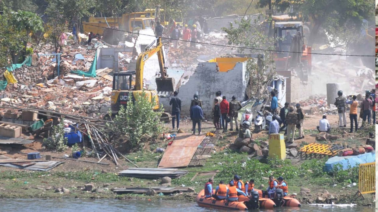 Bhopal: Bulldozers ran on 109 houses on the second day of Bhadbhada slum displacement