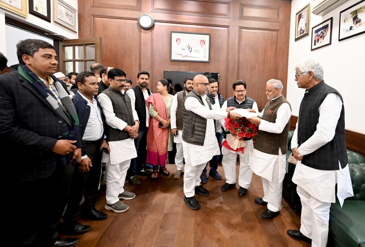 UP: Akhilesh gets invitation to join Nyay Yatra, Ajay Rai reaches SP office with Kharge's letter