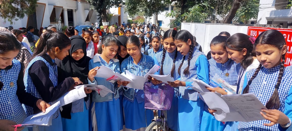 UP Board Exams start with Hindi paper, tight security at center in West UP, CCTV monitoring