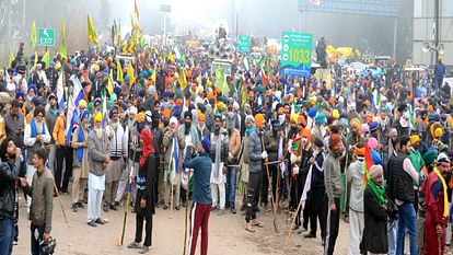 Farmer Protest Police fired tear gas shells on farmers march Police also parked JCB and Poclain machine